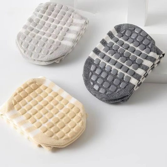 Happy Stripes Grip Socks