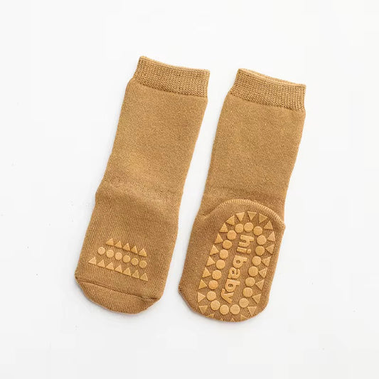 The Cozy Step – Grip Socks