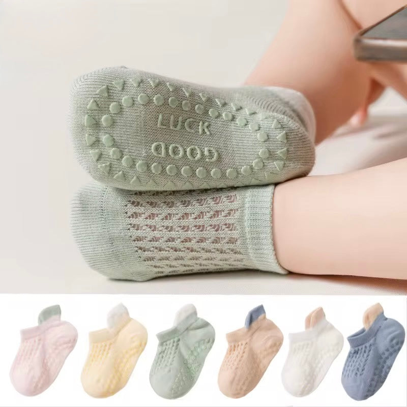 Thin Breathable Grip Socks