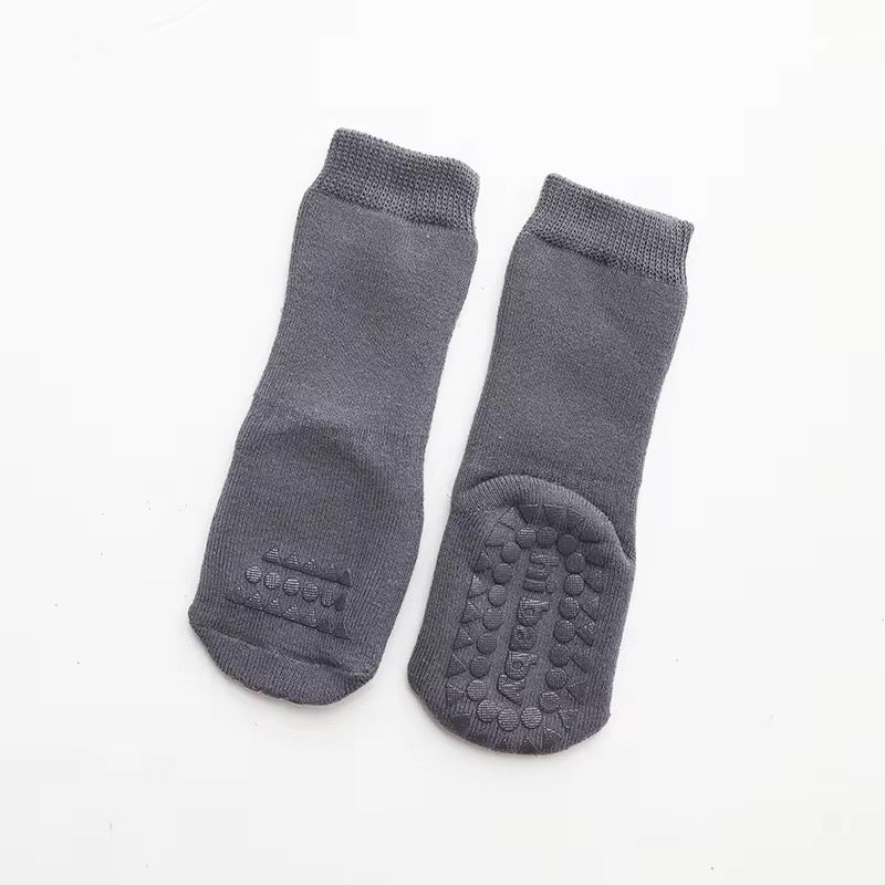 The Cozy Step – Grip Socks